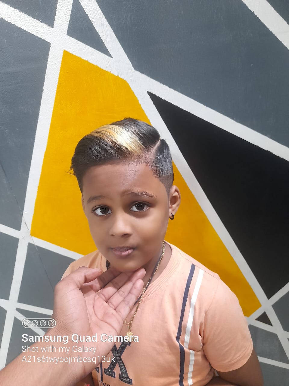 HAIRPORT UNISEX FAMILY SALON MUNDAKAYAM